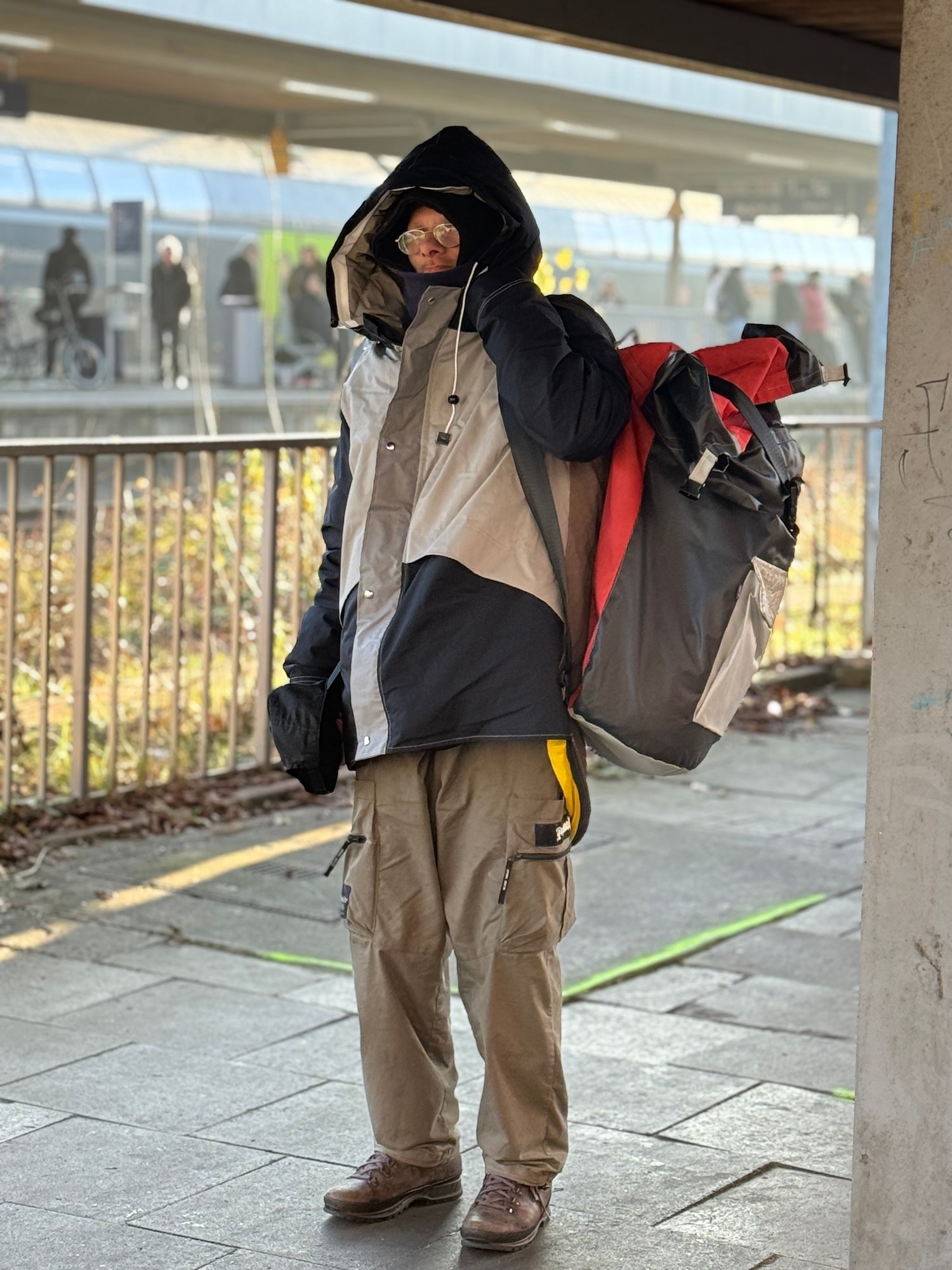 20251215_100442665_iOS