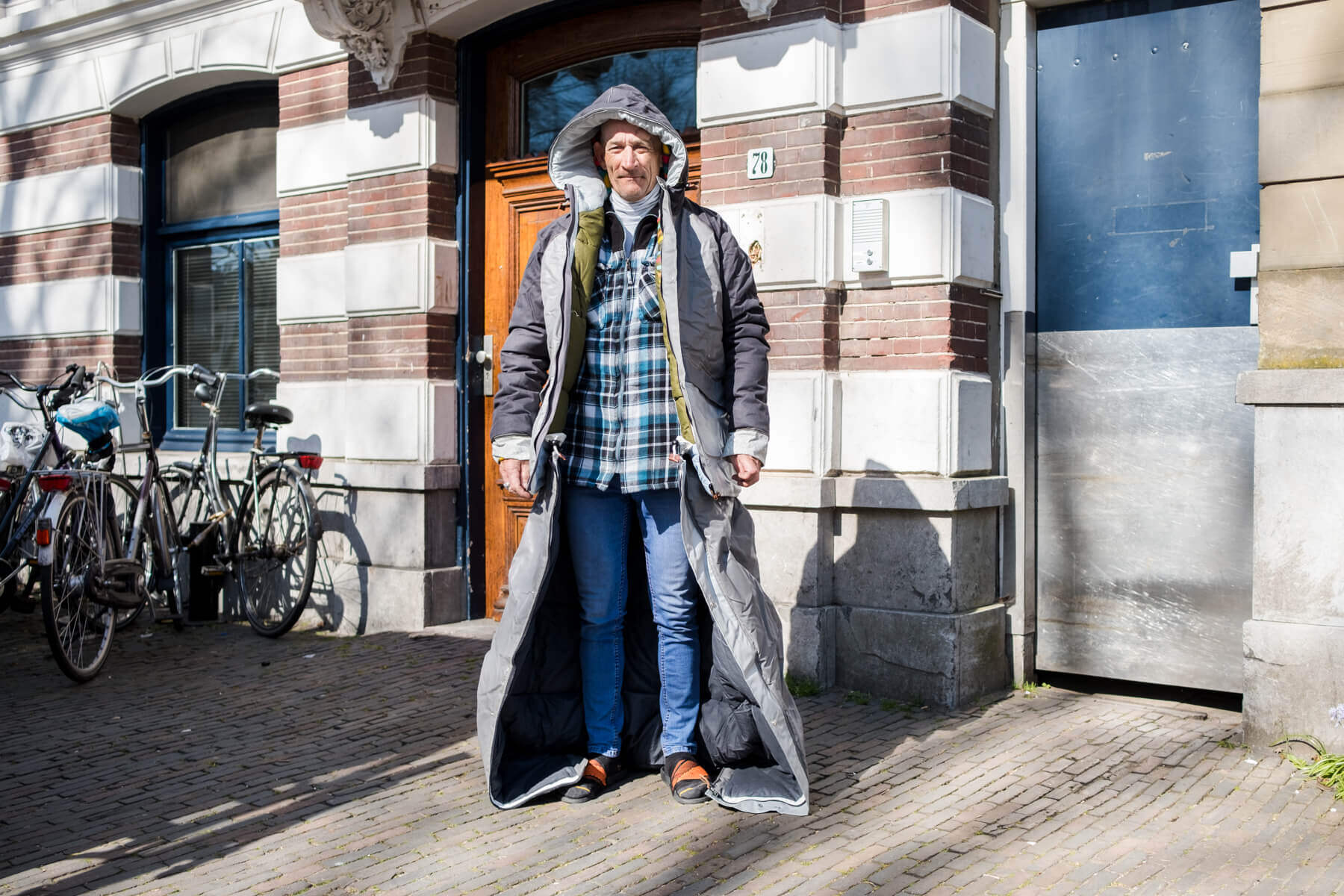 Sheltersuits en Werk: bindmiddelen in de daklozenhulp